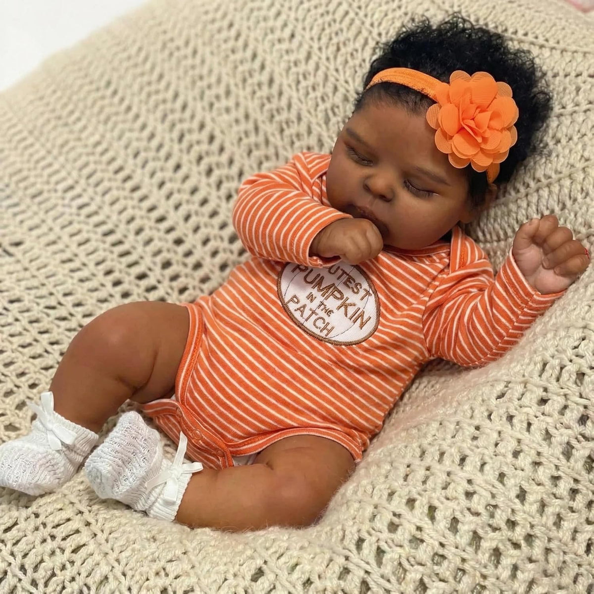 19 pollici realistica occhi chiusi pelle scura reborn bambina-Peaches