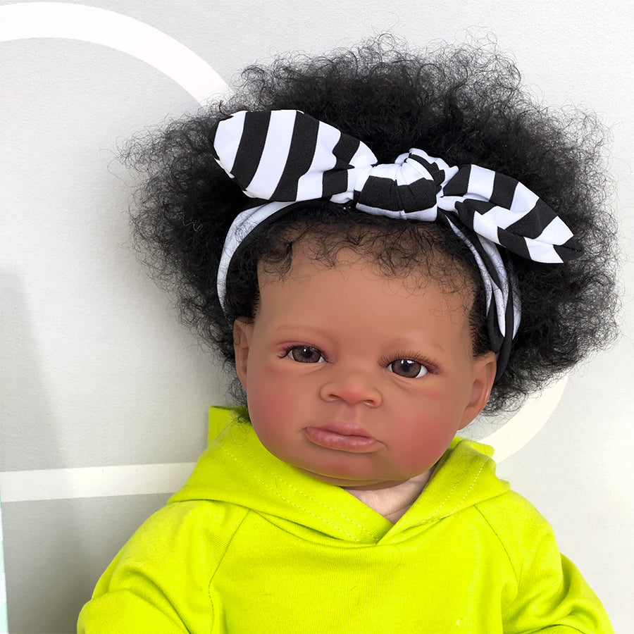 Bambola rinata afroamericana da 20 pollici con occhi aperti e capelli ricci