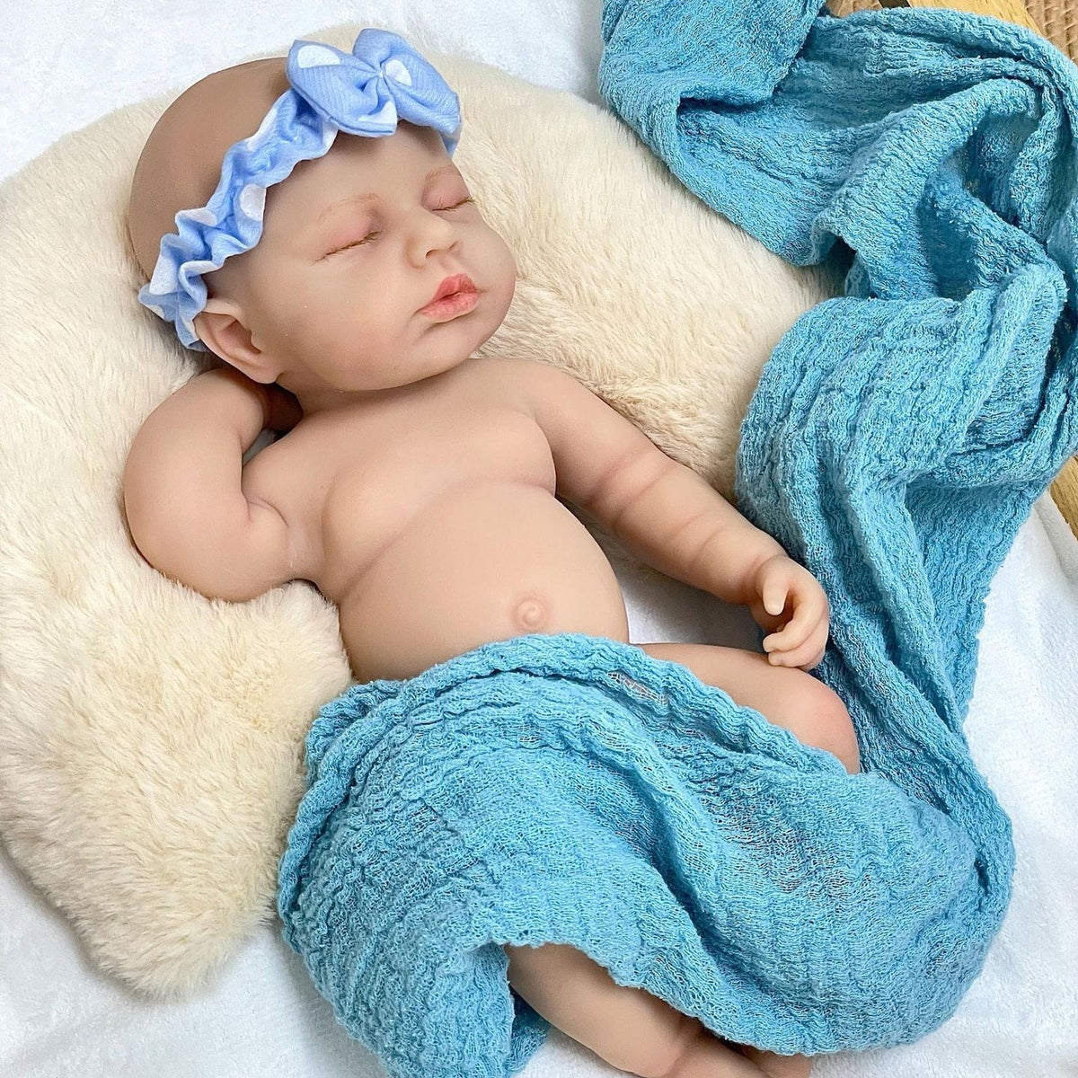 Bambola Reborn realistica da 30 cm completamente in silicone addormentata Loulou