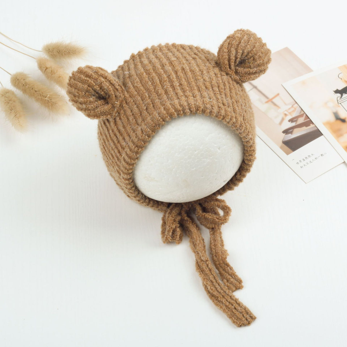Cappello con paraorecchie a punta in pelliccia di coniglio multicolore